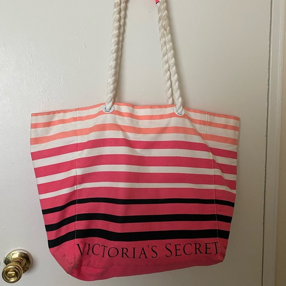 Gorgeous Spring/Summer tote! - Picture 2 of 2